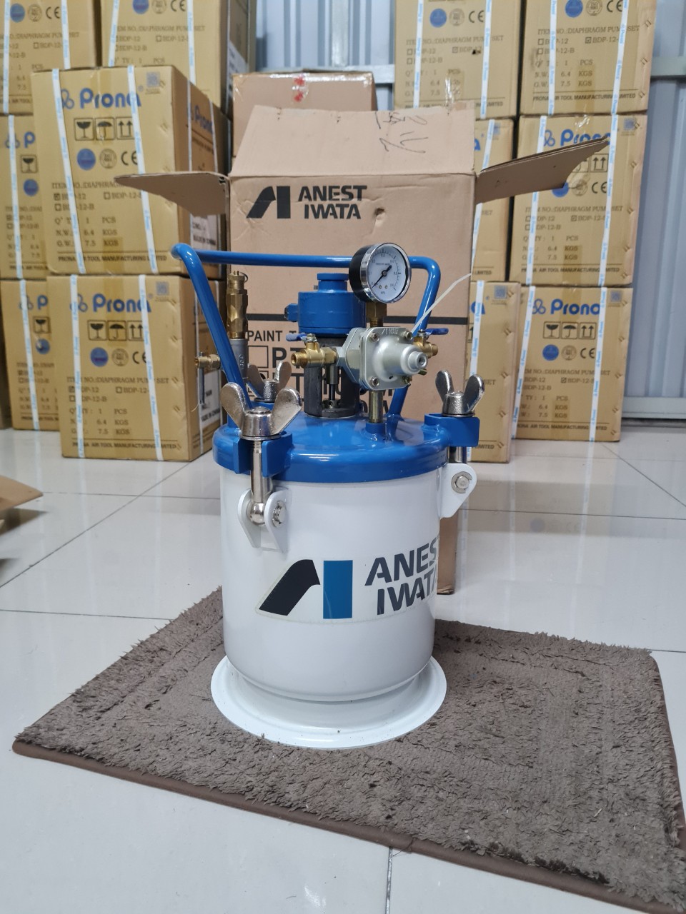 Nồi trộn sơn Anest Iwata PT-10DM